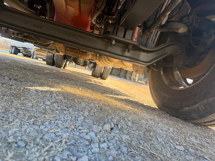 peterbilt-589-image-34