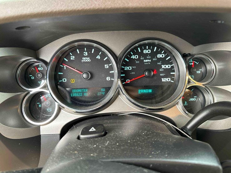 2012-chevrolet-silverado-pick-up-image-11