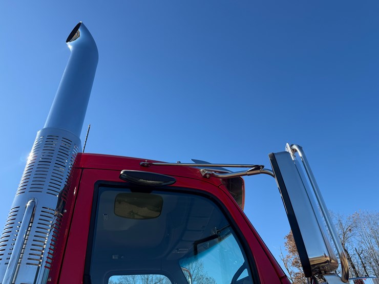 peterbilt-589-image-42