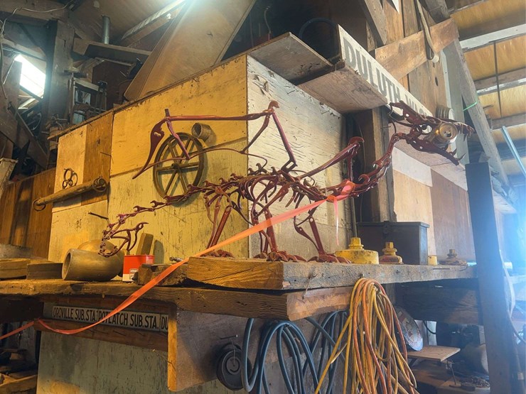 contents-of-wall-image-6