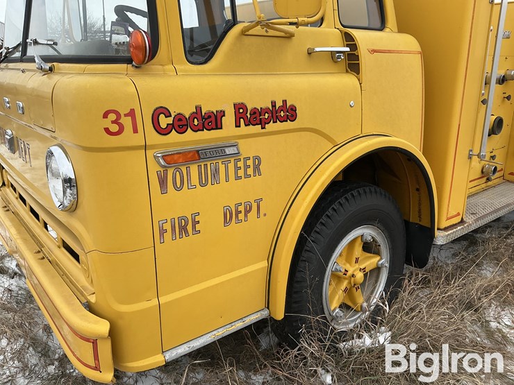 1973-ford-c750-image-13