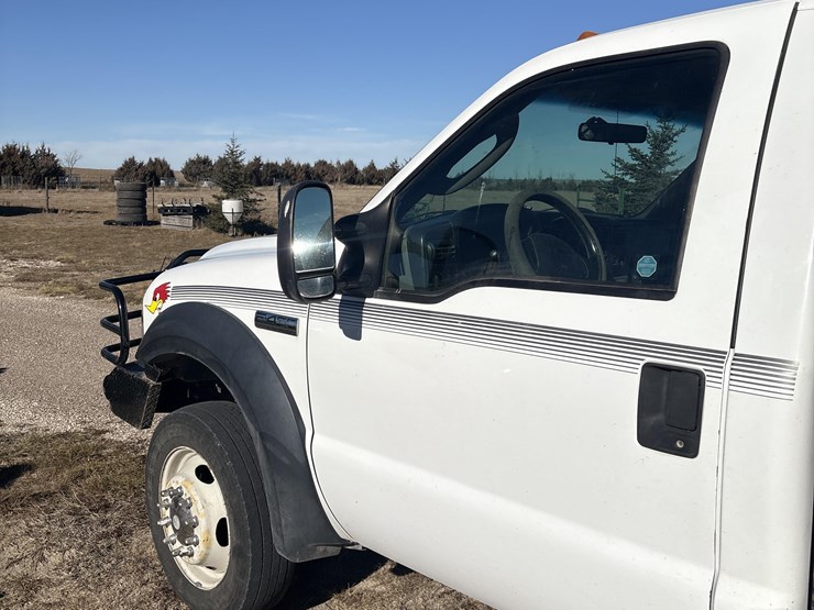 2006-ford-f450-image-17