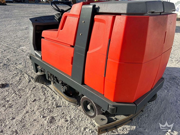 powerboss-admiral-plus-38c-ride-on-floor-scrubber/sweeper-image-4