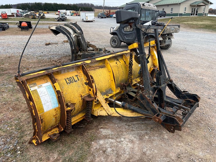 9’-fisher-snow-plow-with-minute-mount-image-7