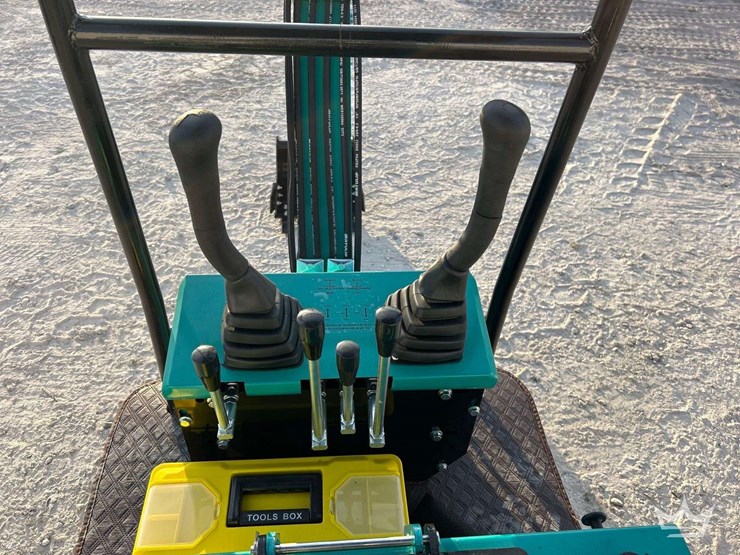 unused-2025-cfg-industrial-mh12r-mini-excavator-image-8