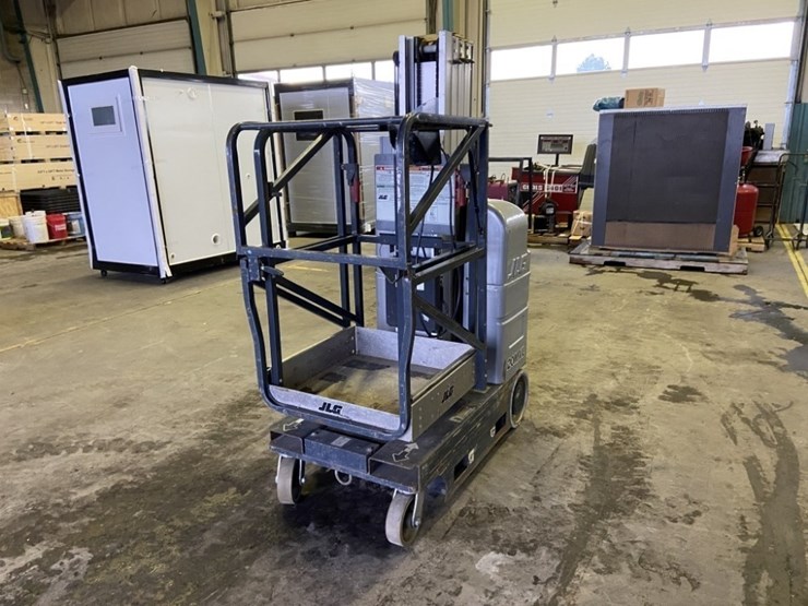 2007-jlg-20mvl-image-3