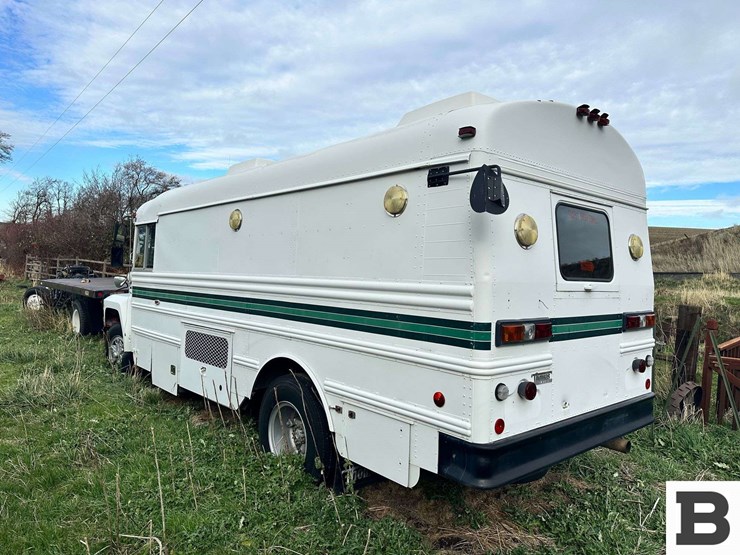 1988-ford-b700-image-4