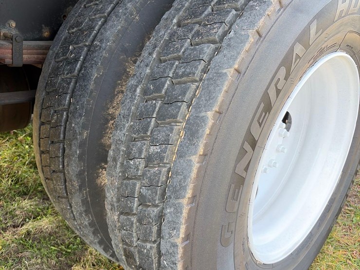 2008-ford-f650-xl-image-10