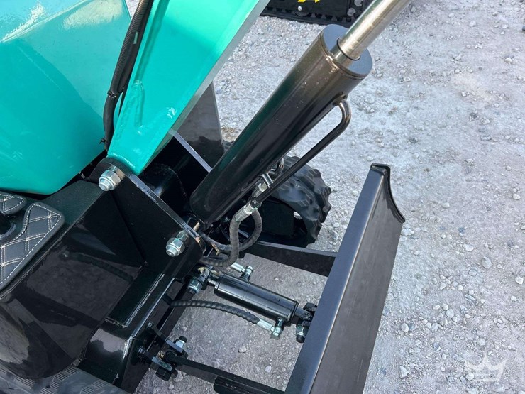 unused-2025-cfg-industrial-qh12r-mini-excavator-image-10