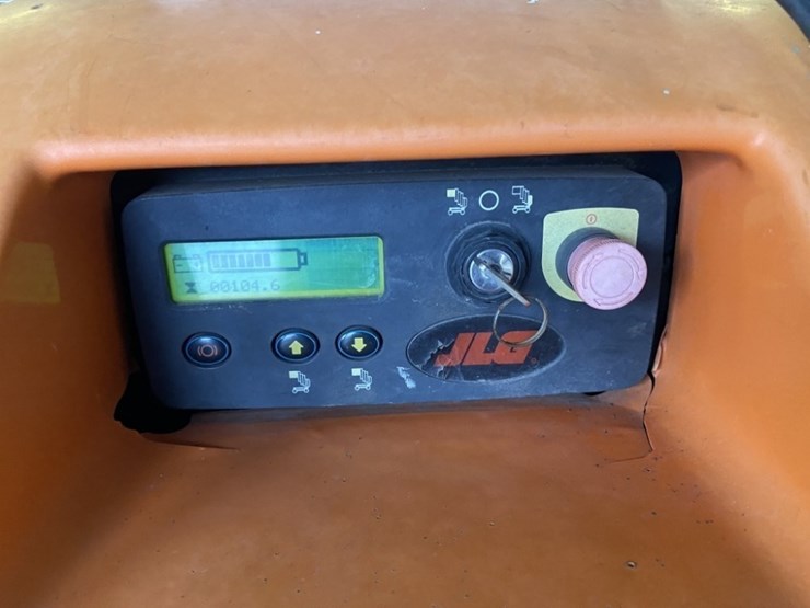 2005-jlg-20dvl-image-13