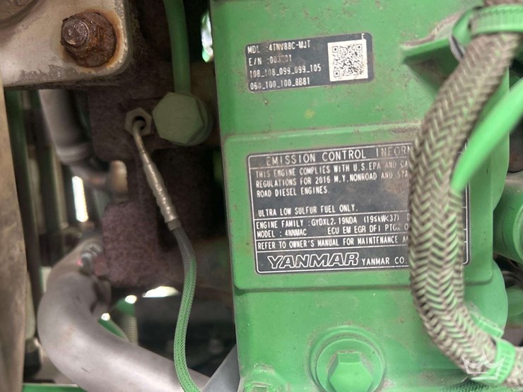2016-john-deere-4044r-42hp-4wd-utility-tractor-image-9