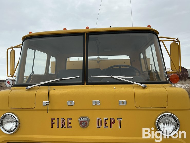 1973-ford-c750-image-12