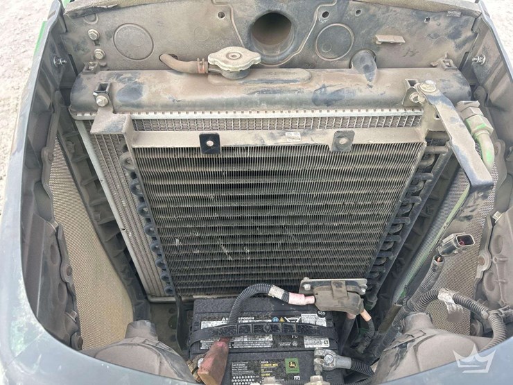 2016-john-deere-4044r-42hp-4wd-utility-tractor-image-10