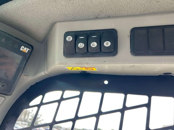 2019-caterpillar-259d-image-13