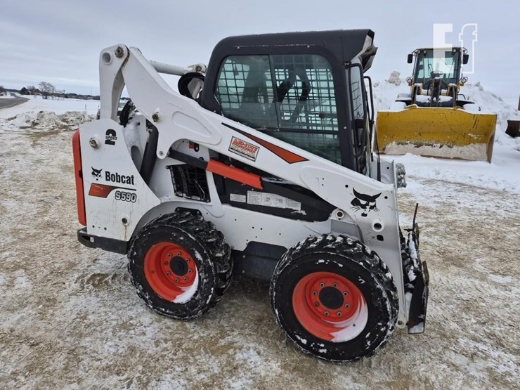 2019-bobcat-s590-image-5