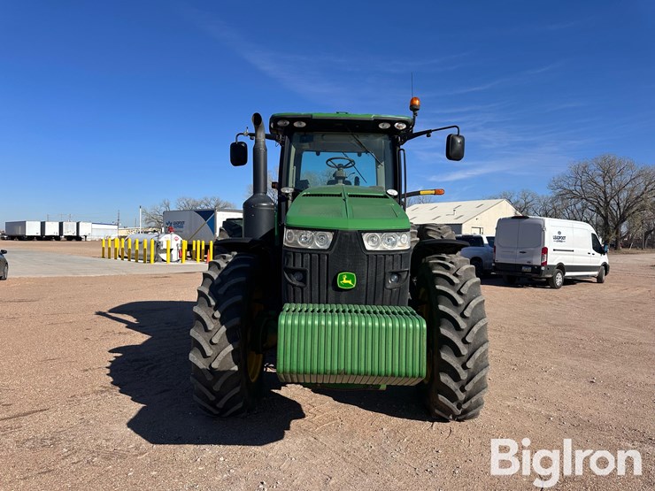 john-deere-8260r-image-2