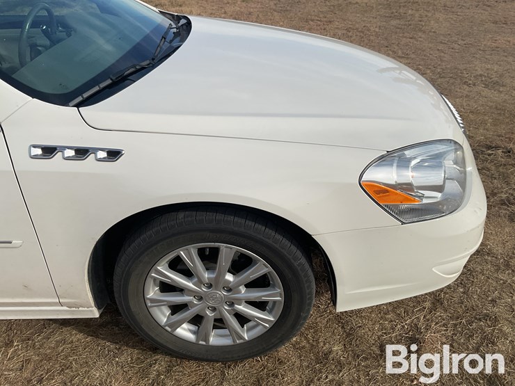 2011-buick-lucerne-cxl-4-door-sedan-image-17