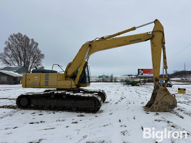 komatsu-pc250-lc-6lc-image-4