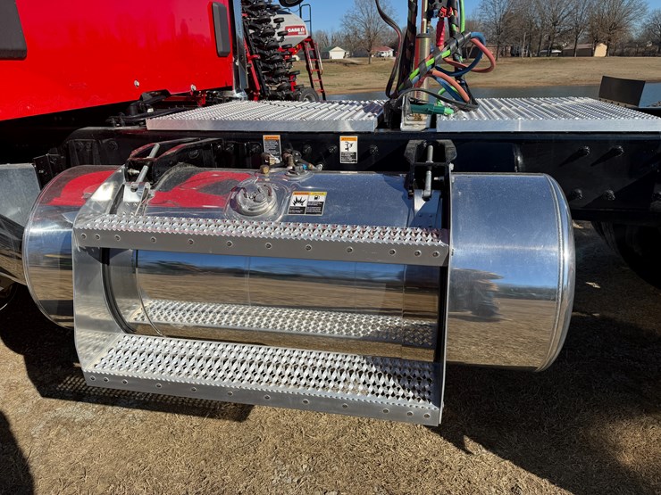 peterbilt-589-image-21