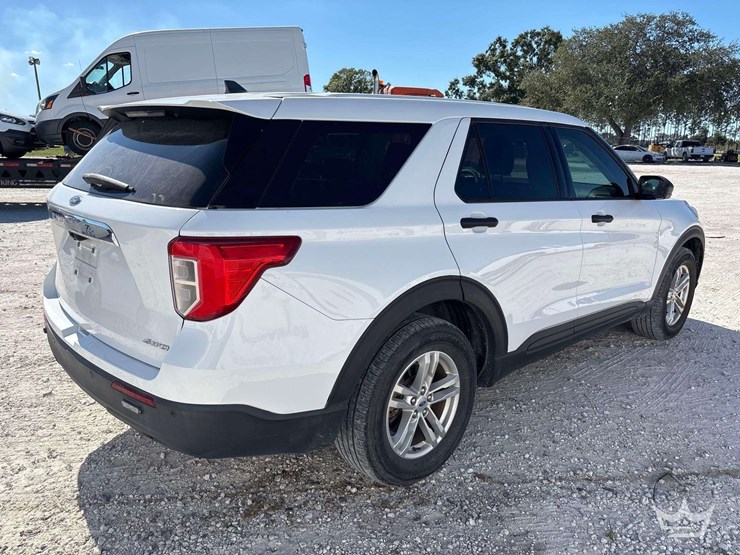 2022-ford-explorer-image-3