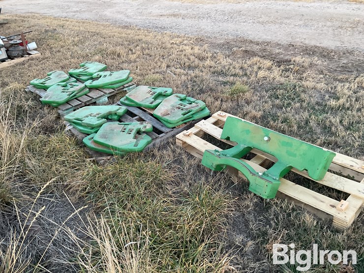 john-deere-suitcase-weights-&-bracket-image-5