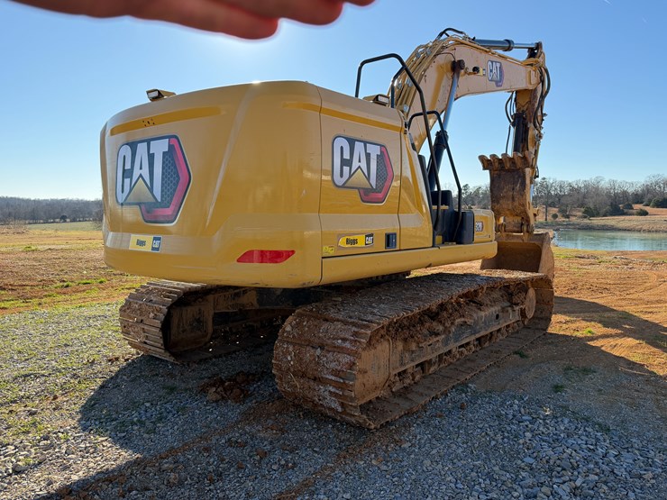 caterpillar-320-image-3
