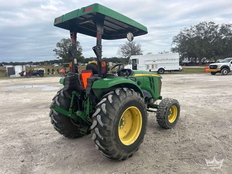 2016-john-deere-4044r-42hp-4wd-utility-tractor-image-3