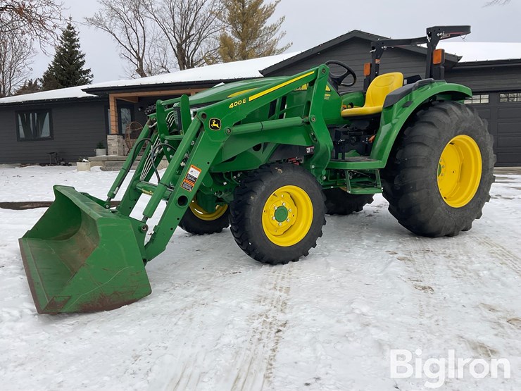 john-deere-4044m-image-1