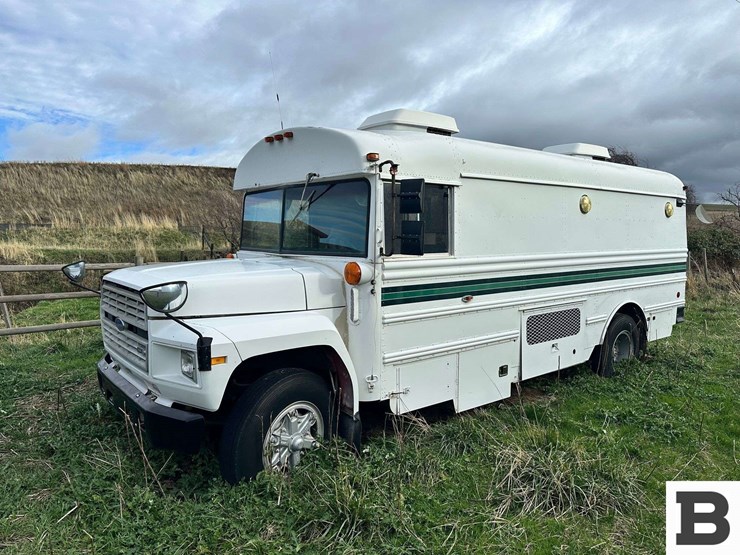 1988-ford-b700-image-1