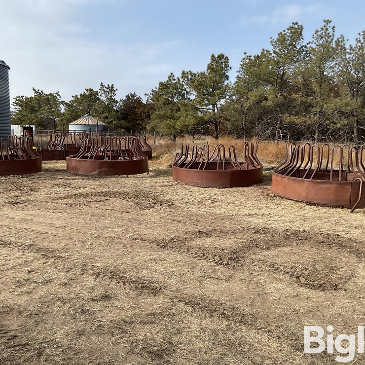 Hi-Qual Round Hay Feeders