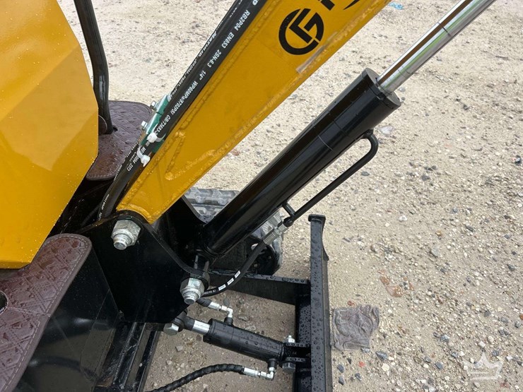 unused-2025-cfg-industrial-h15r-mini-excavator-image-9