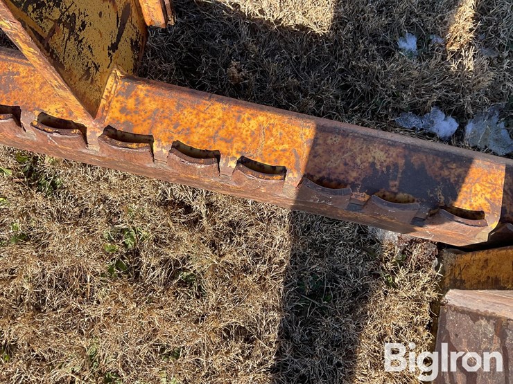 2009-caterpillar-60-image-13