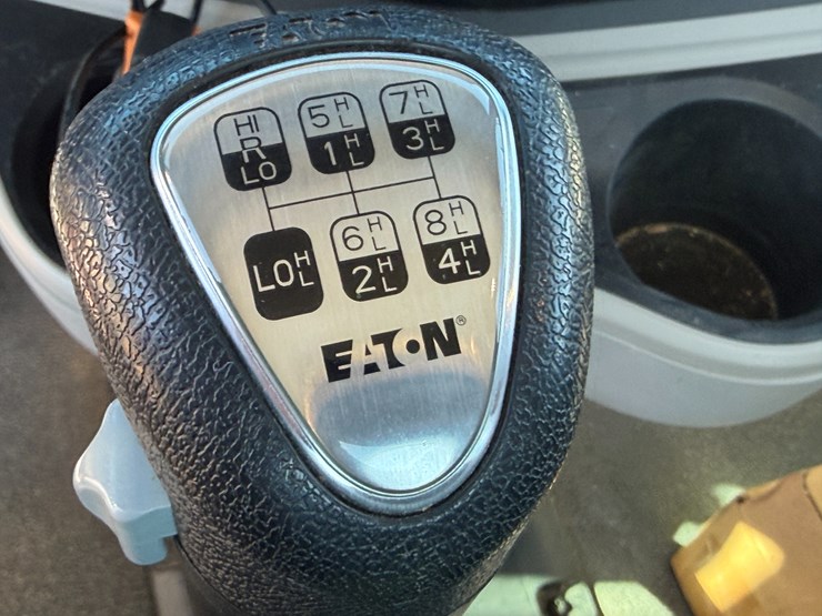 peterbilt-589-image-82