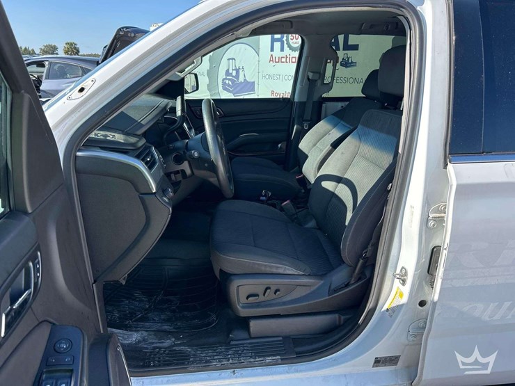 2018-chevrolet-tahoe-image-13