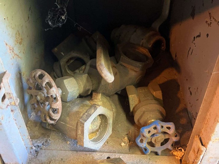 contents-of-shelving-image-9