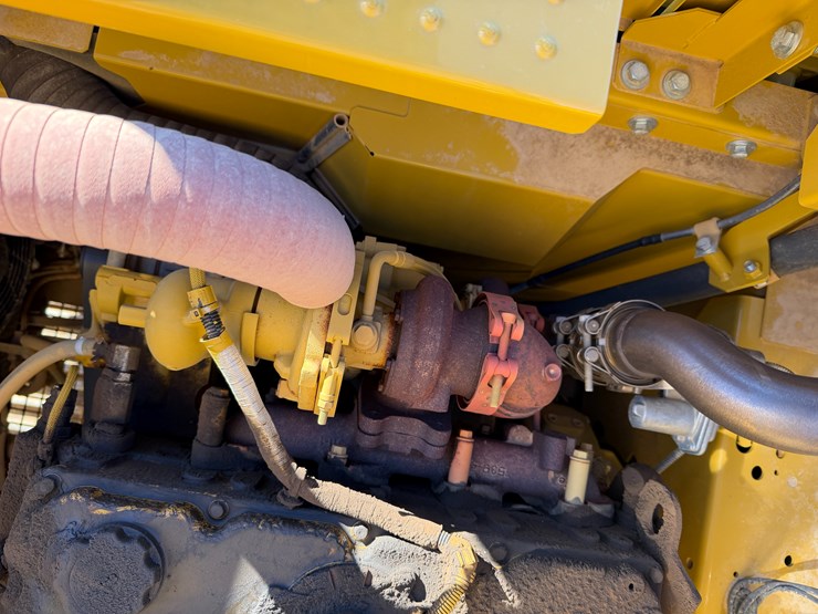 caterpillar-320-image-40