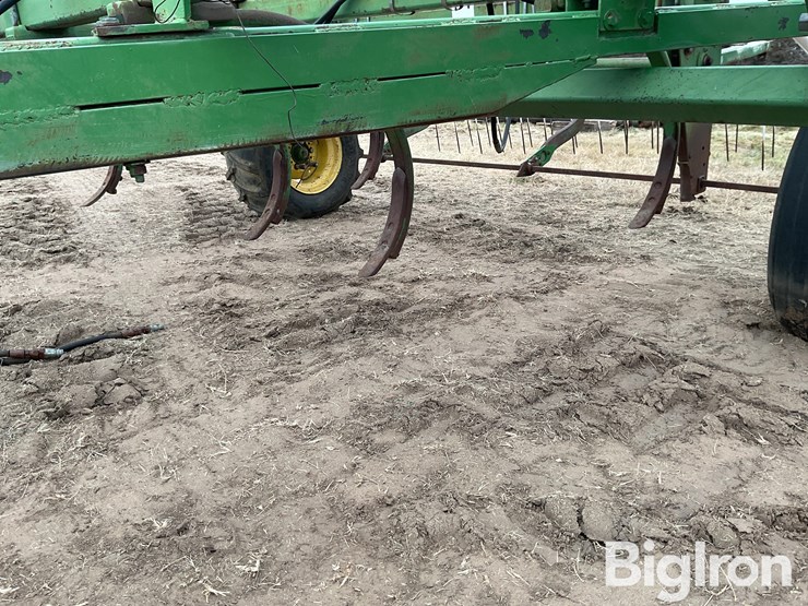 john-deere-rod-weeder-image-13