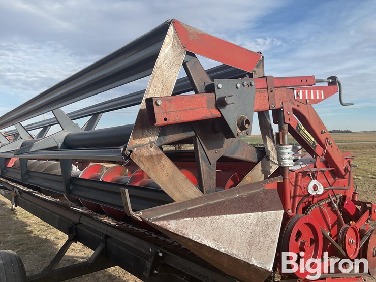 case-ih-platform-header-w/trailer-image-9