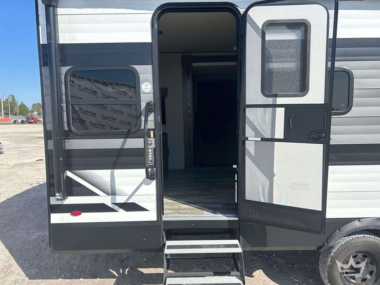 2022-transcend-xplor-245rl-30ft.-t/a-travel-trailer-image-8