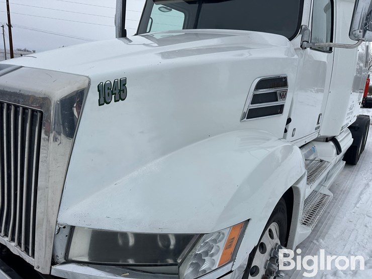 2016-western-star-5700xe-image-17