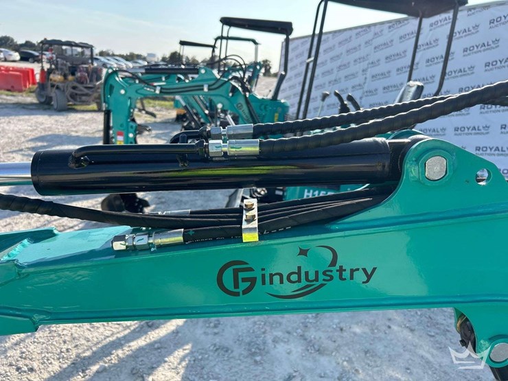 unused-2025-cfg-industrial-qh12r-mini-excavator-image-11