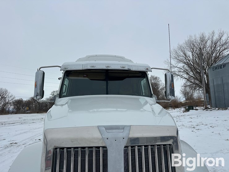 2016-western-star-5700xe-image-20