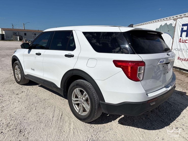 2022-ford-explorer-image-4