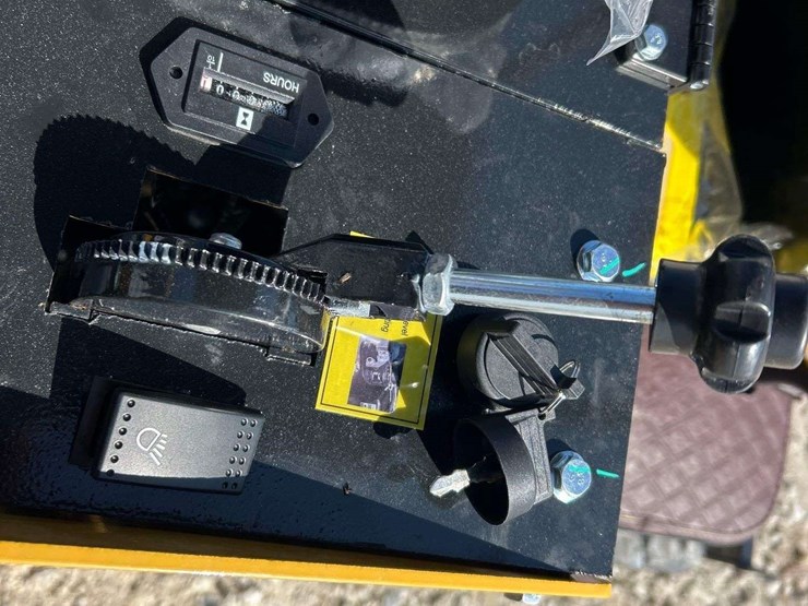 unused-2025-cfg-industrial-qh12r-mini-excavator-image-9