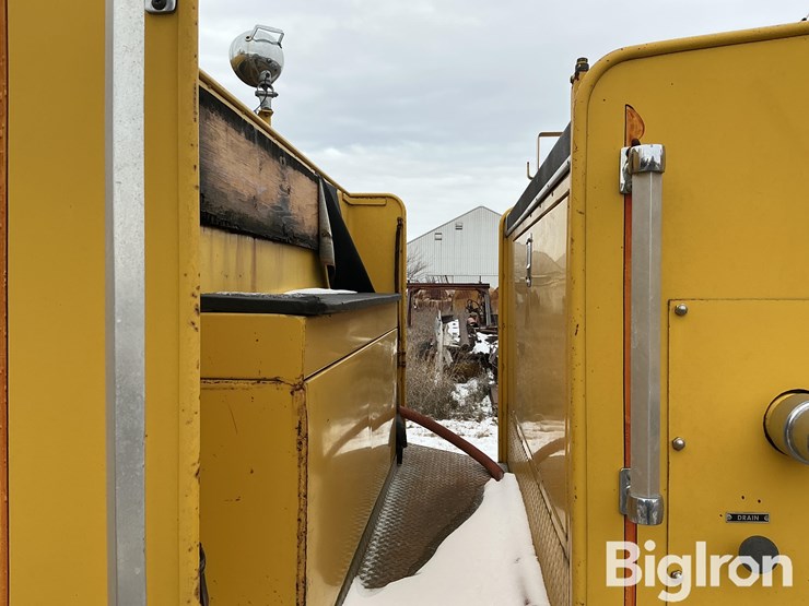 1973-ford-c750-image-18