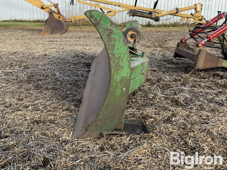 john-deere-12-image-9