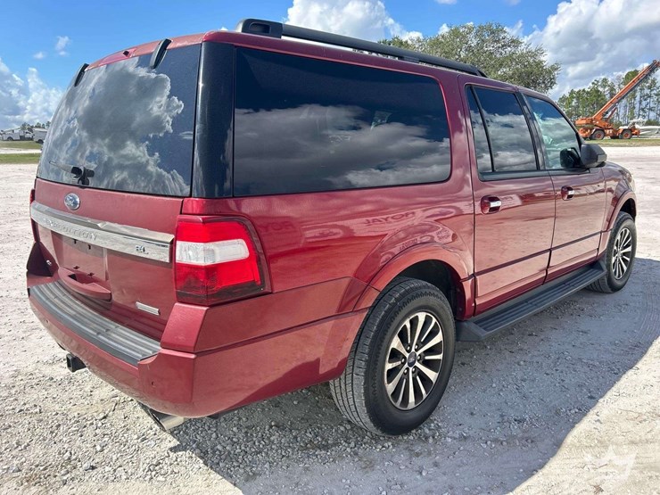 2016-ford-expedition-xlt-image-3