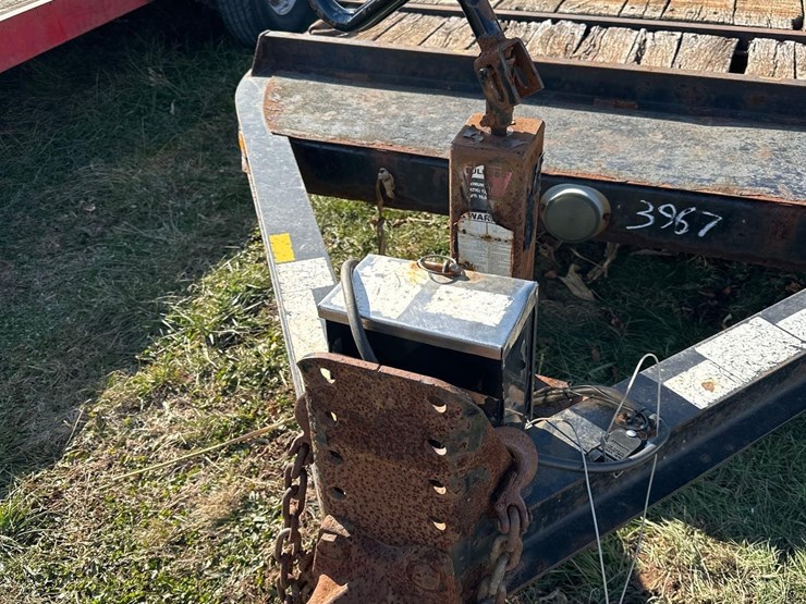 2007-tow-master-tilt-deck-trailer-image-3