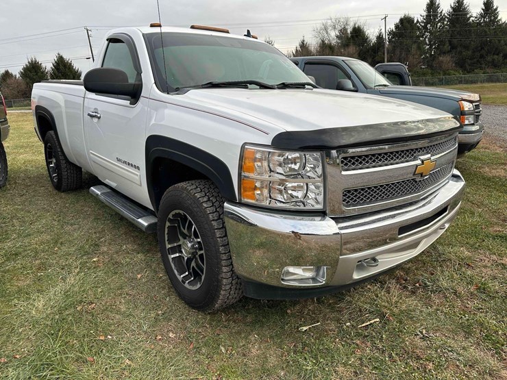 2012-chevrolet-silverado-pick-up-image-3