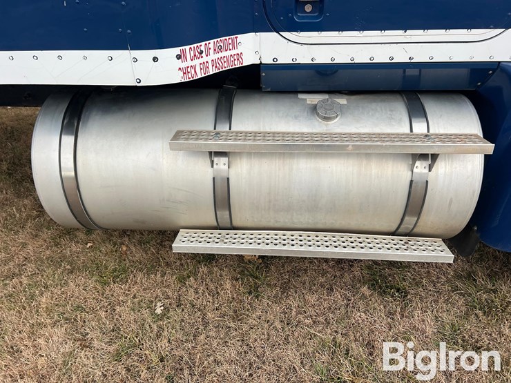 2006-international-9400i-t/a-truck-tractor-image-15